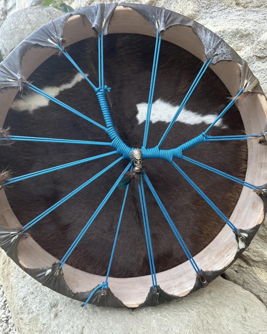 Tambour Hors des Pistes - peau de Cheval et bois de Chêne rouge 45 cm
